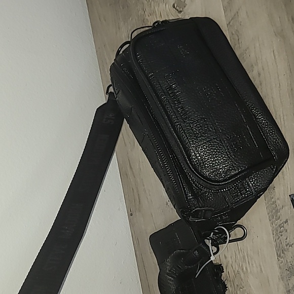 Steve Madden Adjustable Sling Bag - Picture 8 of 9